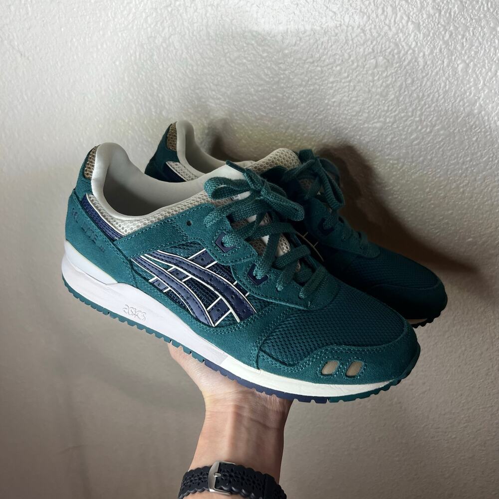 ASICS GEL-LYTE III OG in Dark Neptune/Midnight Teal MENS 7.5 UNISEX WOMENS 9